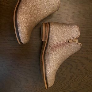 Cat & Jack gold toddler girl booties Size: 8